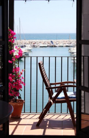 First line in Puerto Banus (Primera linea)